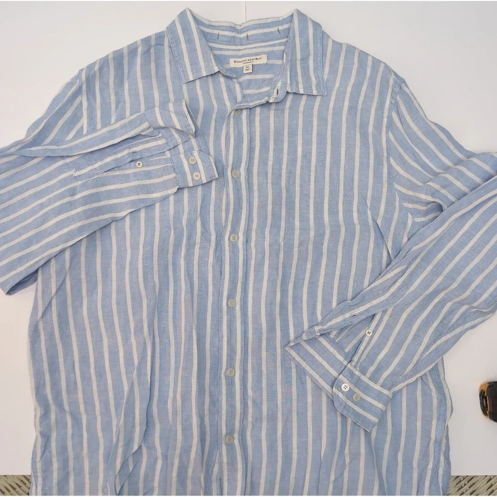 Banana Republic Mens XL 100% Linen Button Down Shirt Blue White Striped Resort